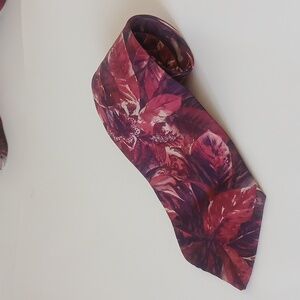 Manhattan Red and Purple Floral Tie